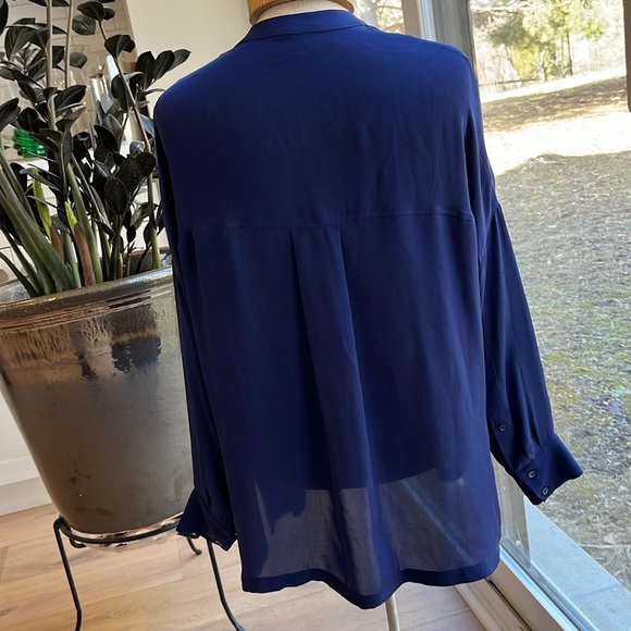 EUC Vince 100% silk top - Picture 6 of 9
